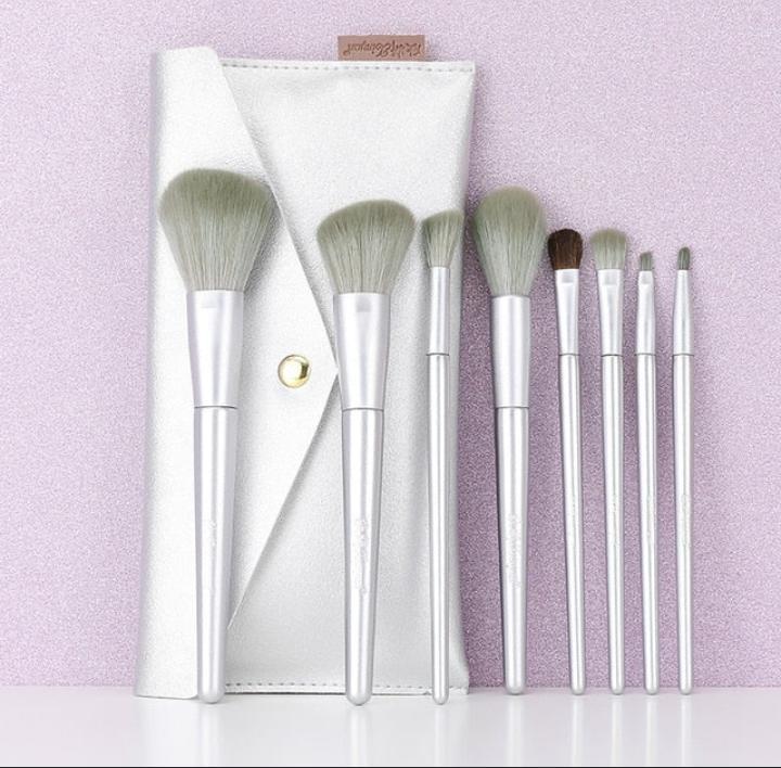 High Quality Makeup Brushes 7 Pcs Set With Pouch