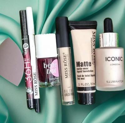 Iconic 7 in 1 Makeup Deal